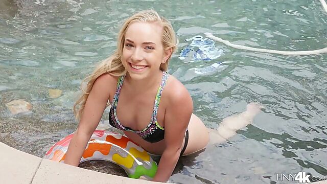 Appetizing blonde Amy Summers gets laid after swimming in the pool
