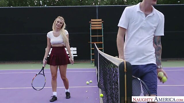 Сексуально озабоченная теннисистка Натали Стар ебётся со своим соперником