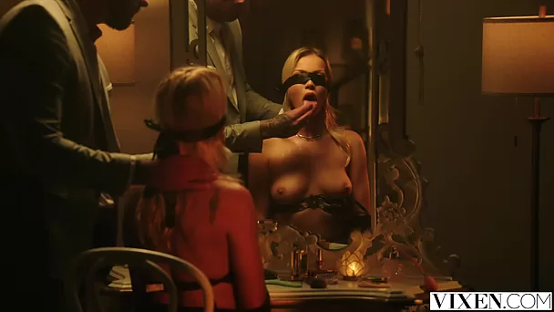 Heiße Milf Cherry Kiss arbeitet hart mit ihrem Mund und einer köstlichen Muschi