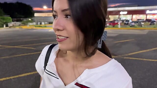 Big ass latina girl agreed to have a quick nice banging in my apartment for some cash