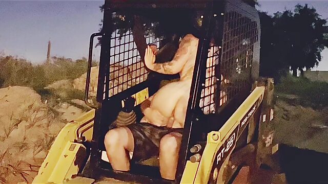 Vintage porn pawg babe rides Bobcat driver's cock right inside a vehicle