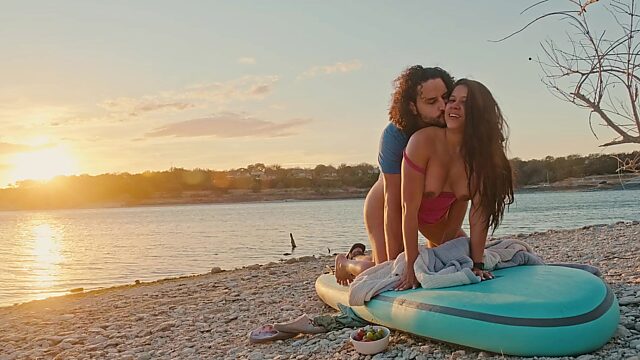 Curvy Buxom PAWG Enjoys the Sunset & Her Husband's Dick On the Shore Of the Lake