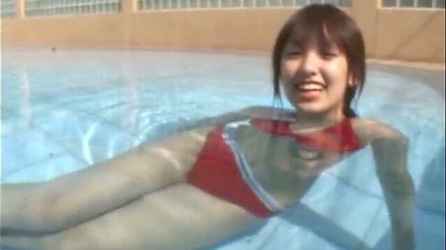 Japanese gal Akina Minami in the swimming pool